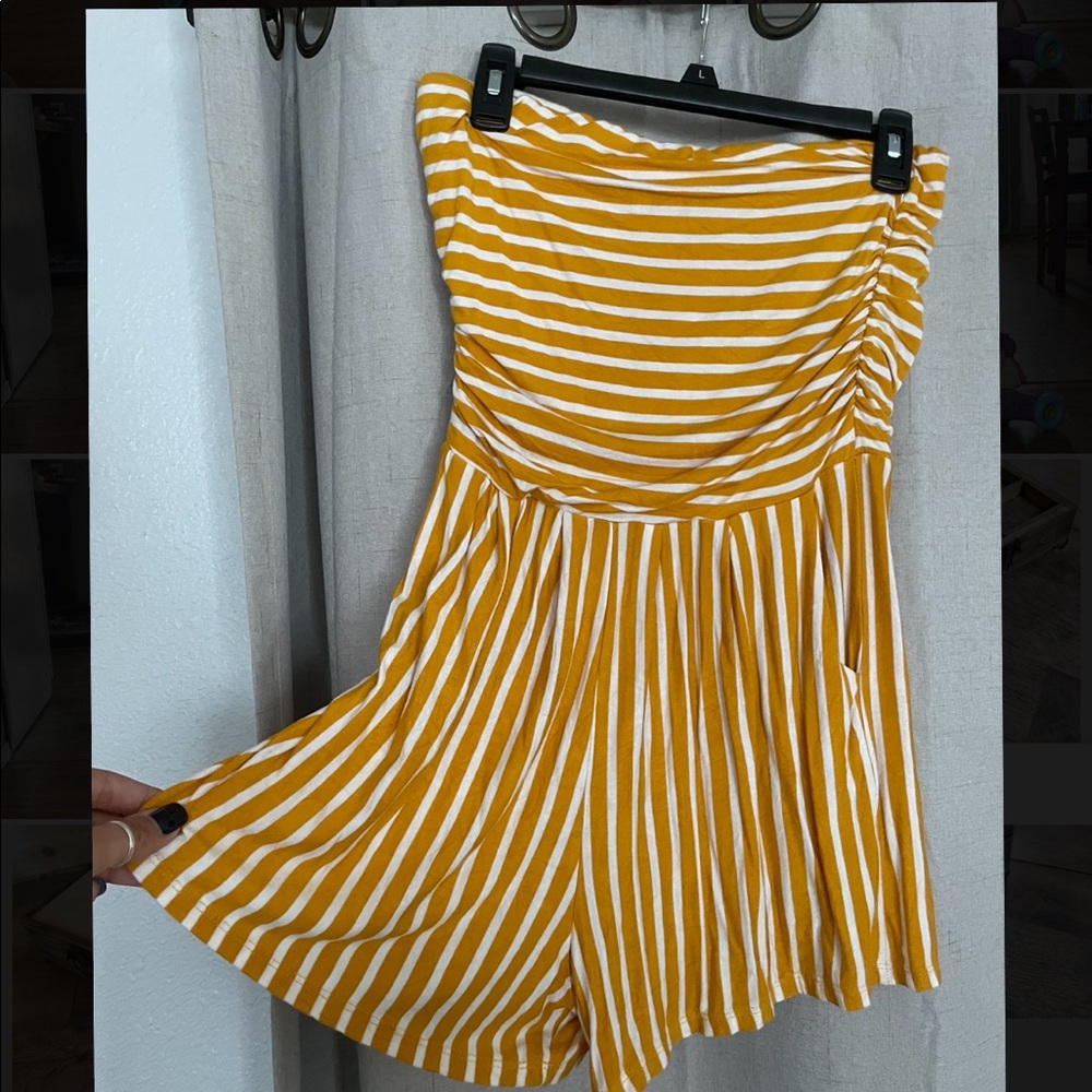 Strapless romper